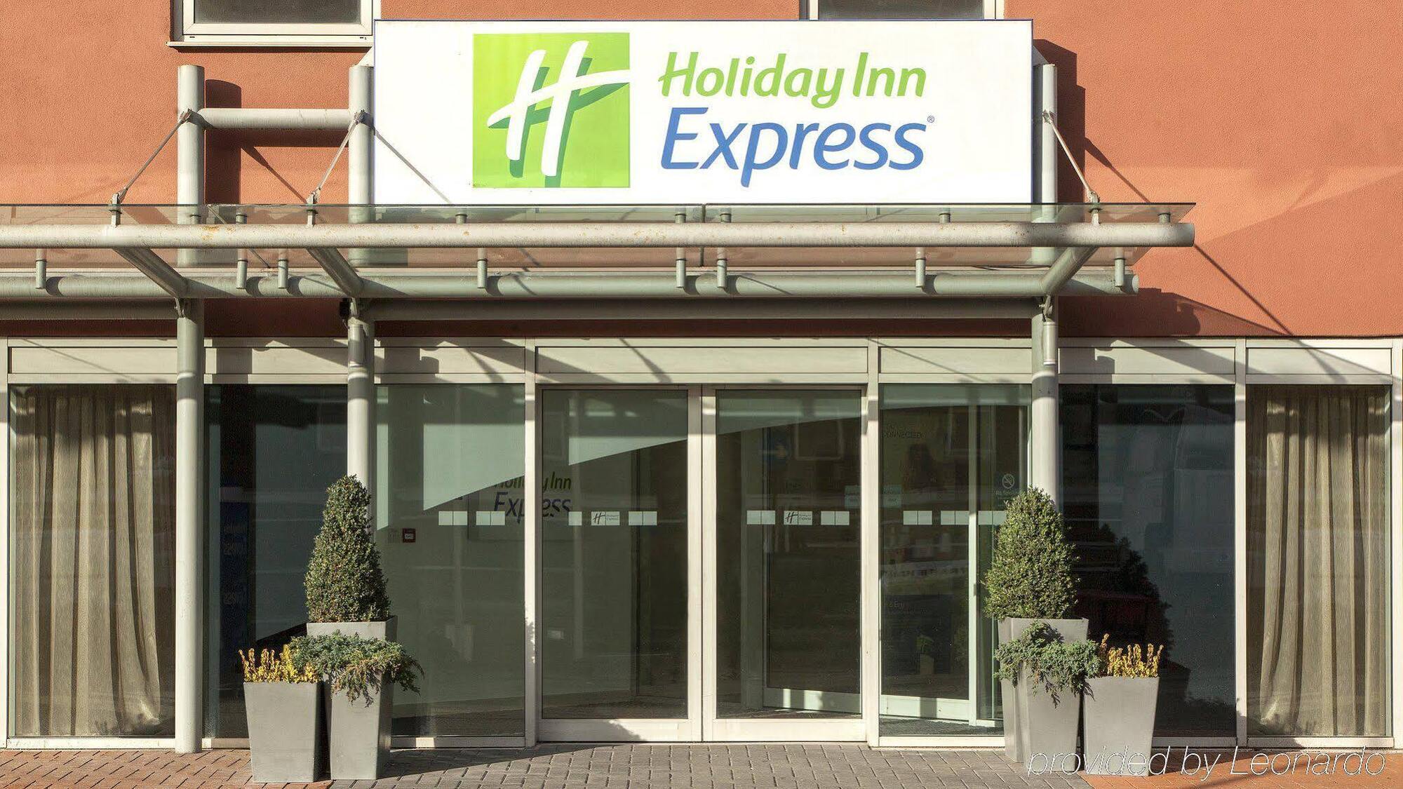 Holiday Inn Express London Limehouse, An Ihg Hotel Exterior photo